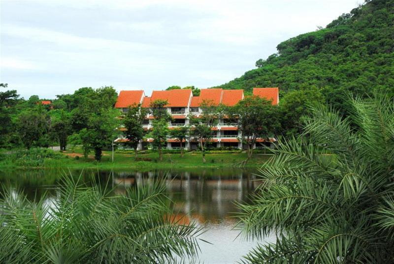 Panorama And Golf Country Club Накхонратчасима Экстерьер фото